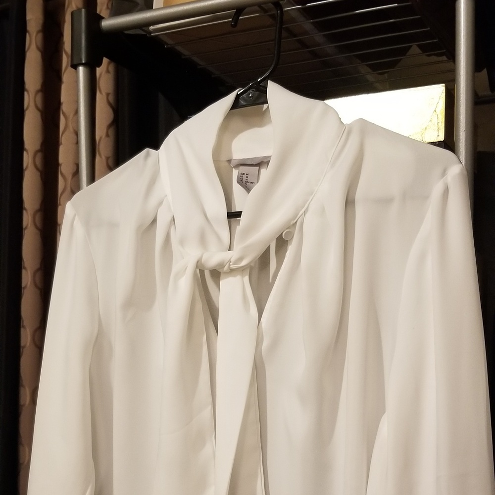 🌷White Blouse🌷